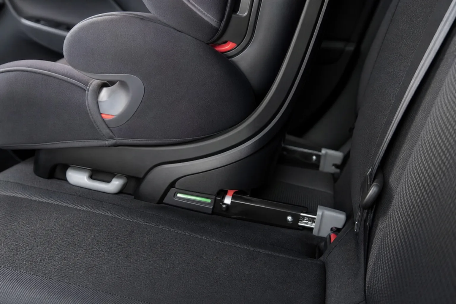 Kindersitz mit Isofix einbauen: Anleitung fuer eine feste und sichere Verbindung